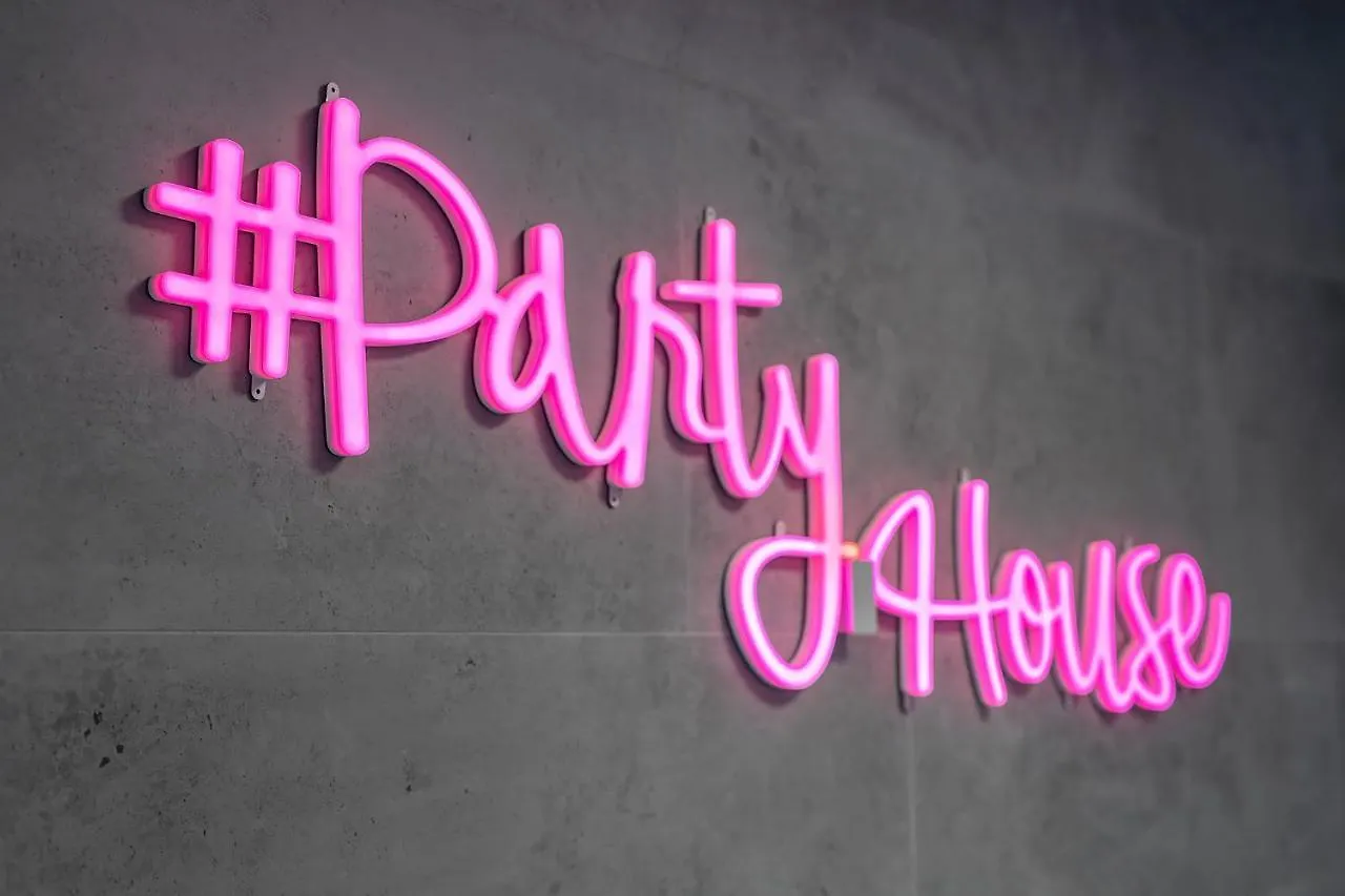 Appartamento #Partyhouse Poznan Wilda