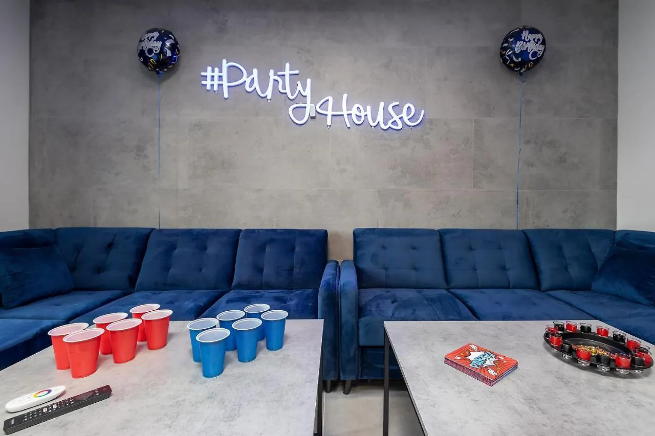 Appartamento #Partyhouse Poznan Wilda